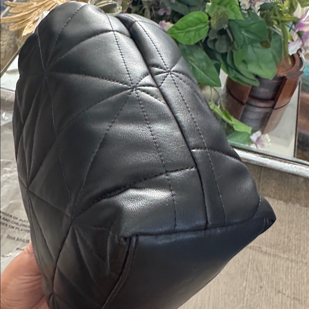 Black quilted bucket bag crossbody bag - Picture 11 of 12